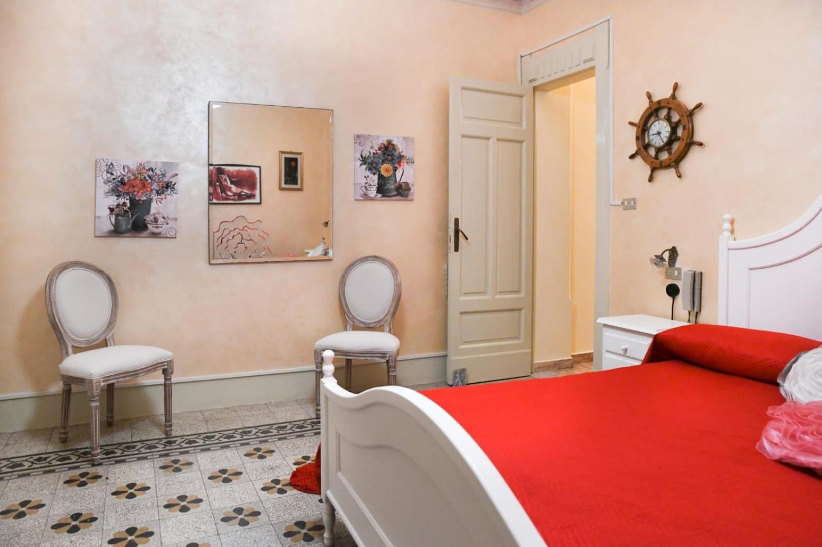 Casa Santacroce *